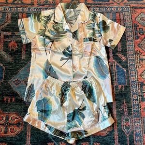 NWOT Silky Palm Leaf Pajama Set